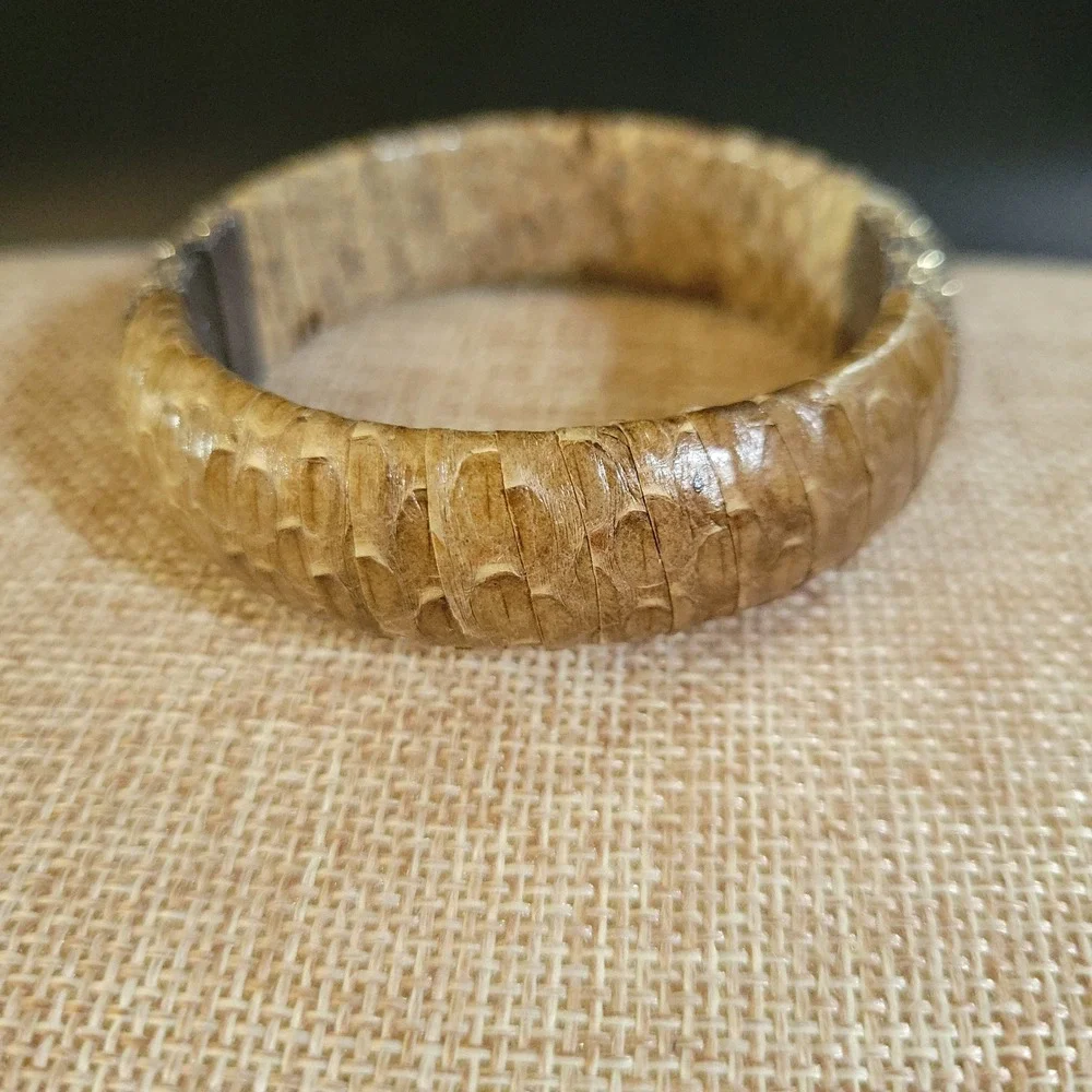 NWT KMO Paris/KMO Bali Genuine Snakeskin Kamelite Sparkle Bangle